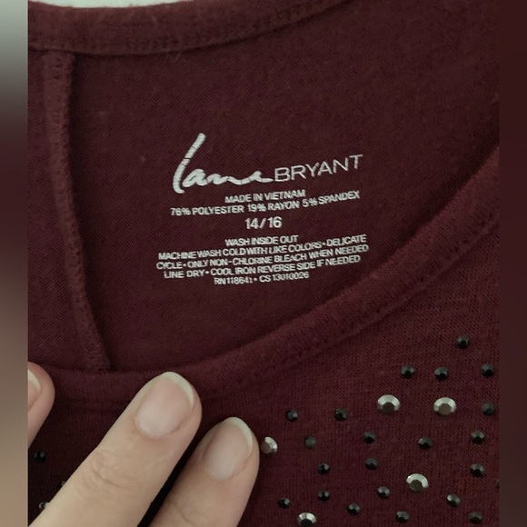 Lane Bryant plus sized cold shoulder burgundy sparkling blouse size 14/16 - Picture 3 of 8